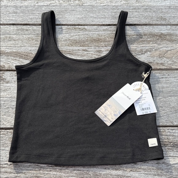 Vuori Tops - VUORI Halo‎ Essential Tank BLACK size medium nwt